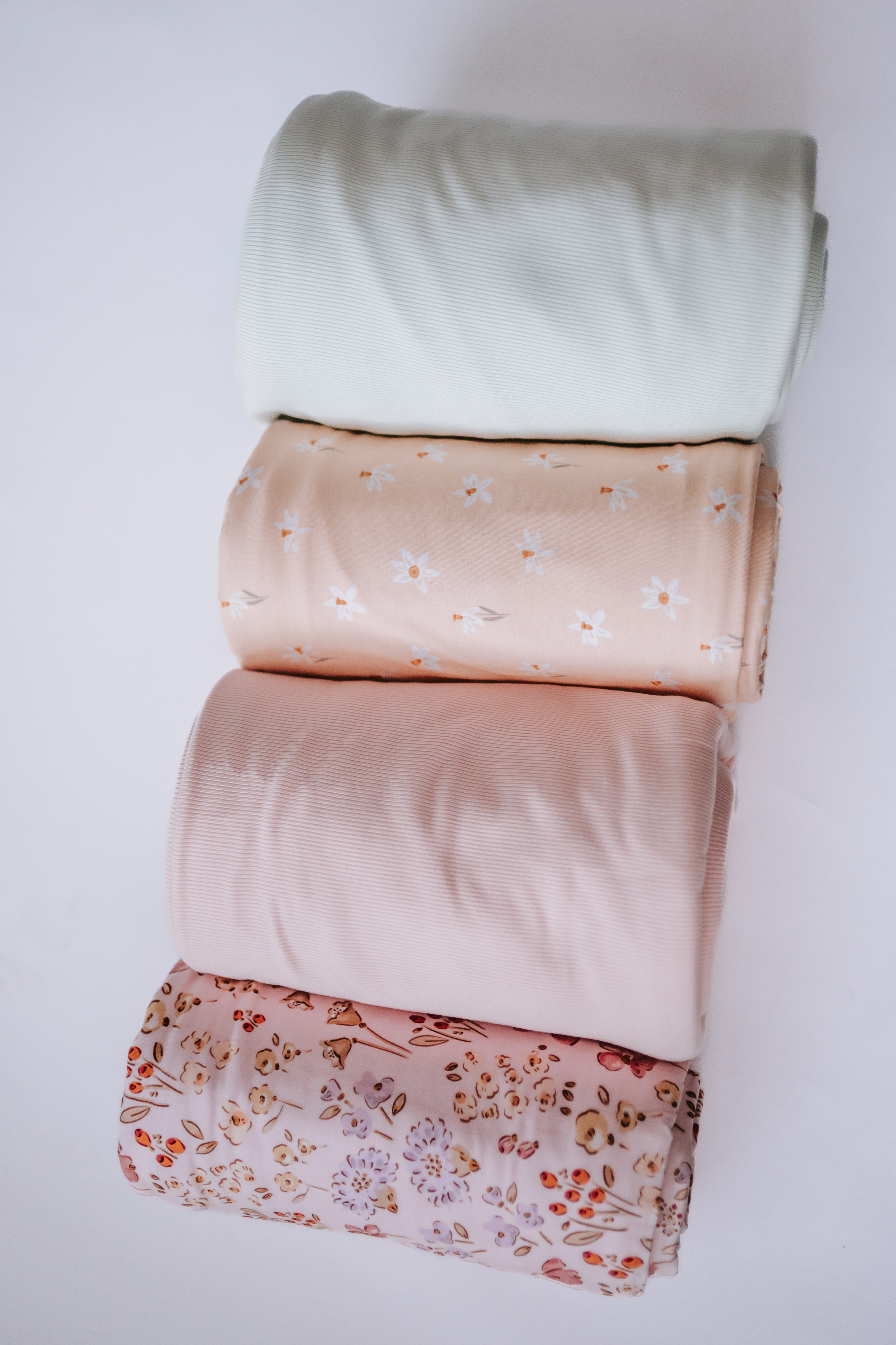 Rosé Reverie - (Triple Snug Blanket)