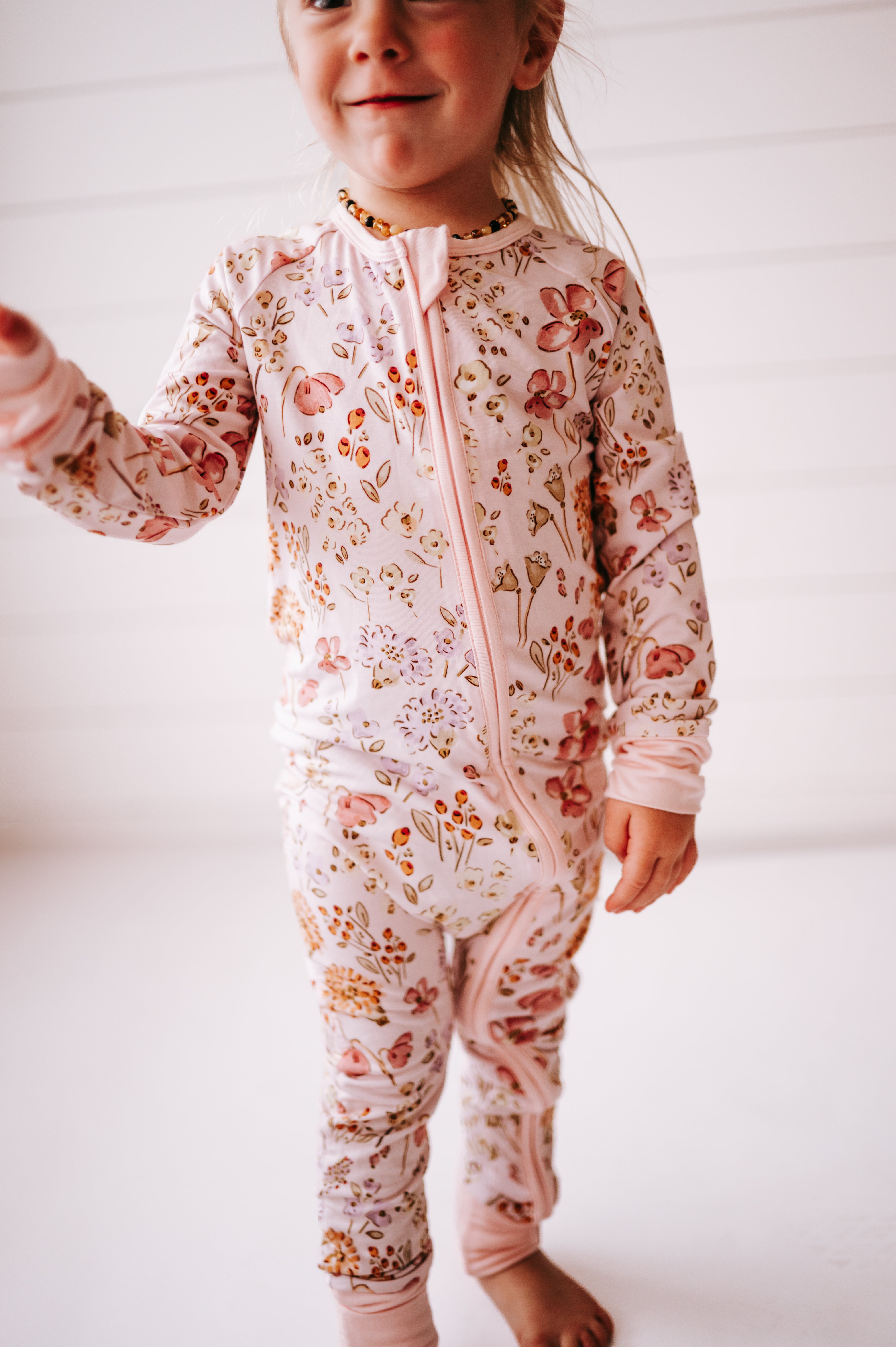 Rosé Reverie - (Snug Zip Stretch)