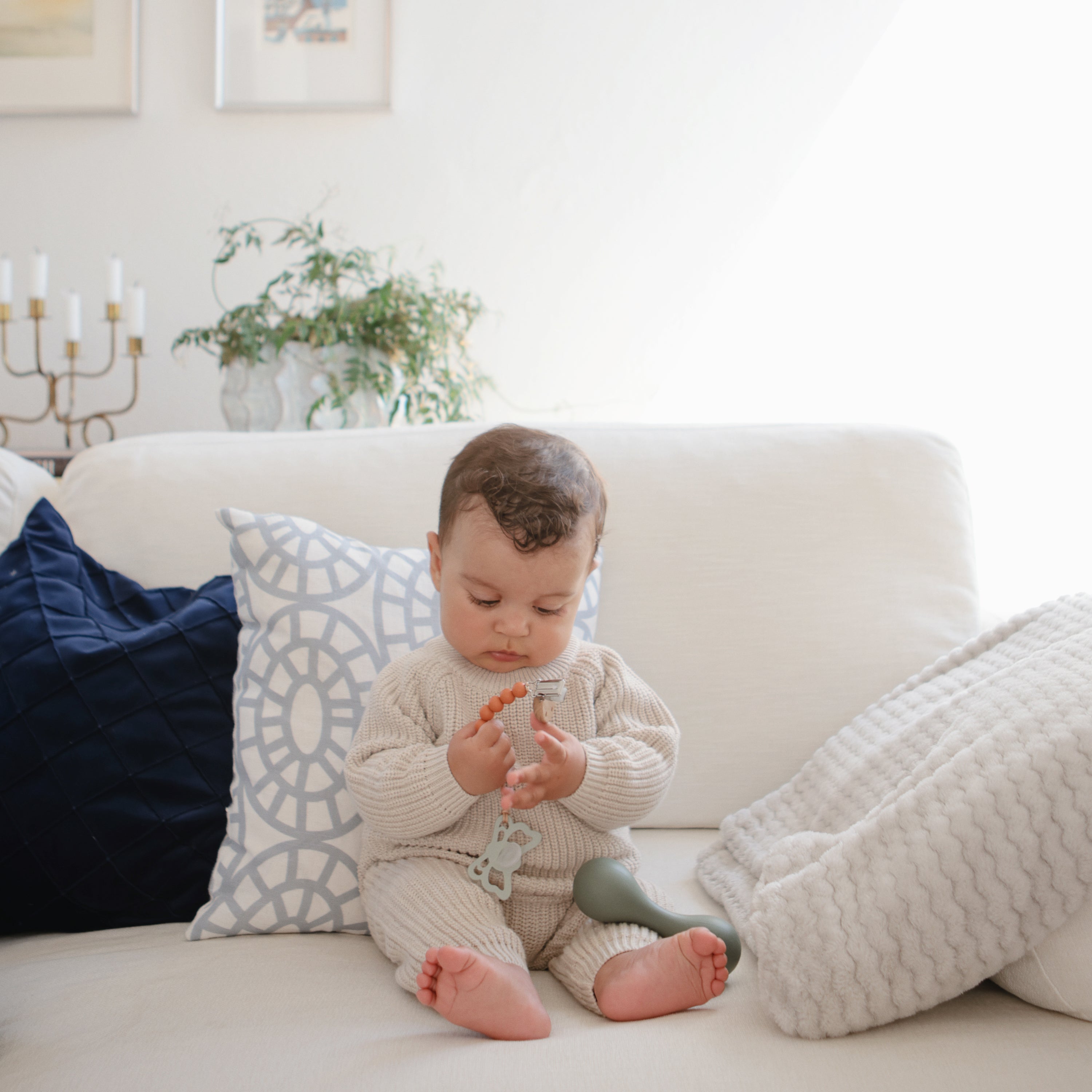 FRIGG Butterfly Anatomical Silicone Pacifier 2-Pack (6-18 Months) {Drop Ship}