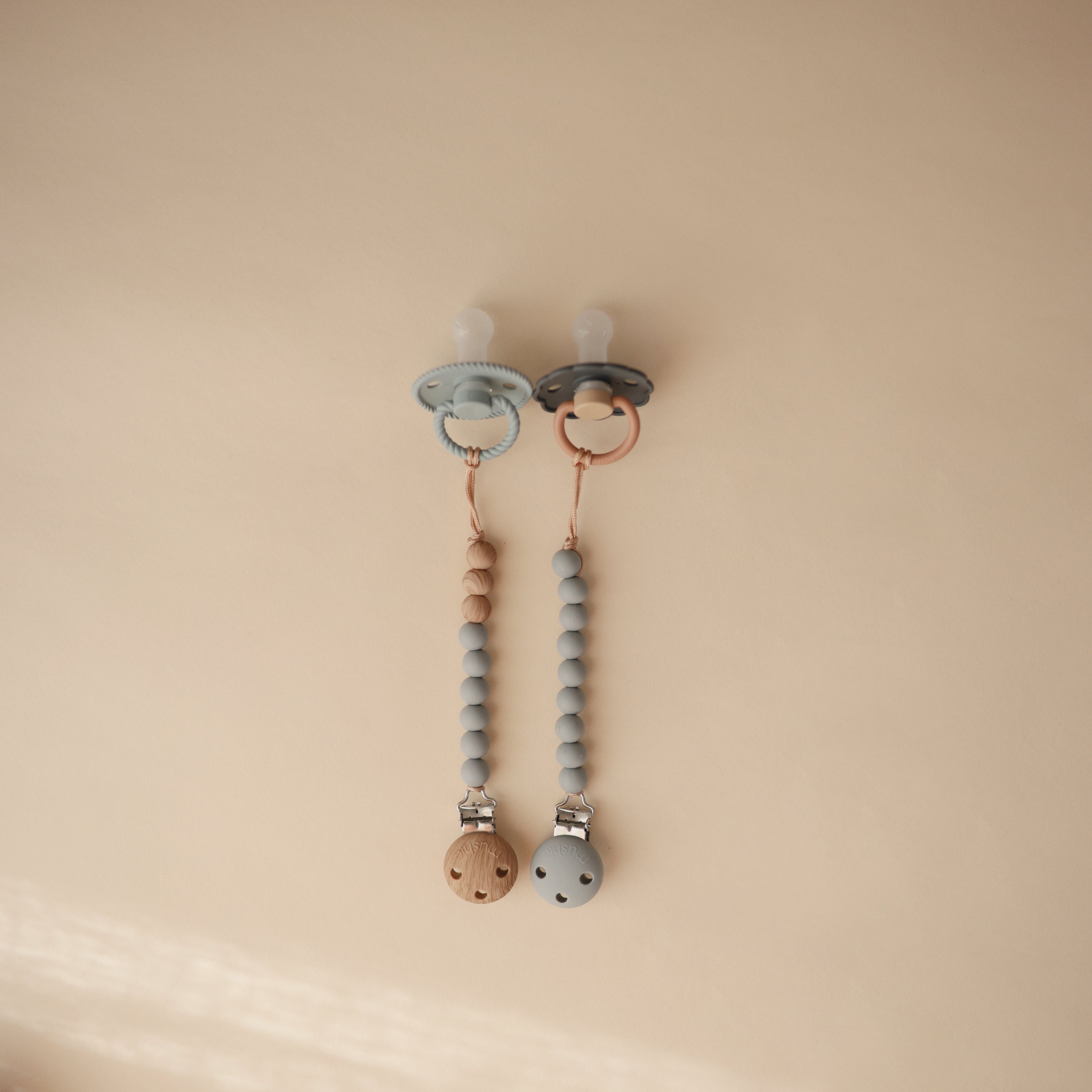 Silicone Pacifier Clip | Hera {Drop Ship}