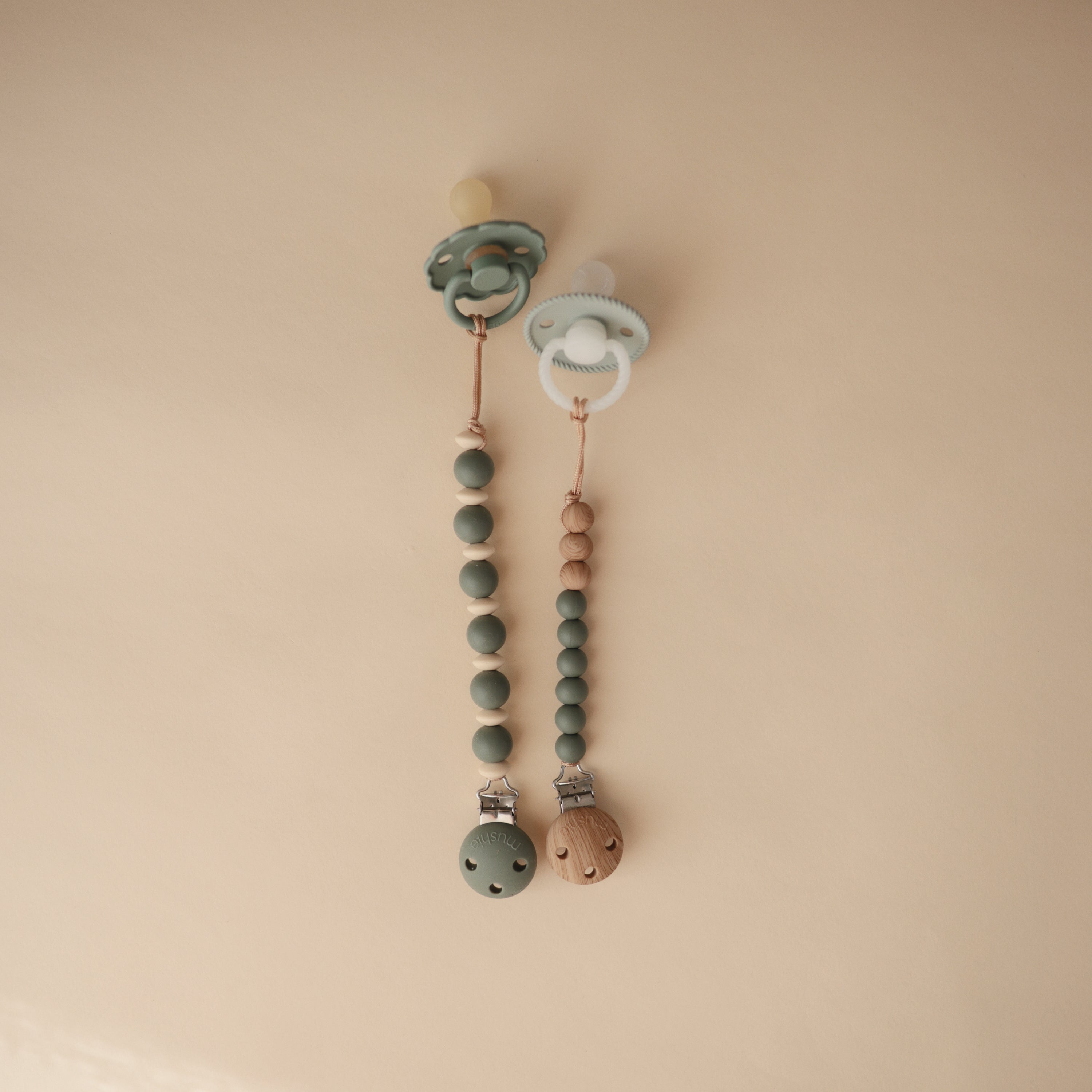 Silicone Pacifier Clip | Luna {Drop Ship}