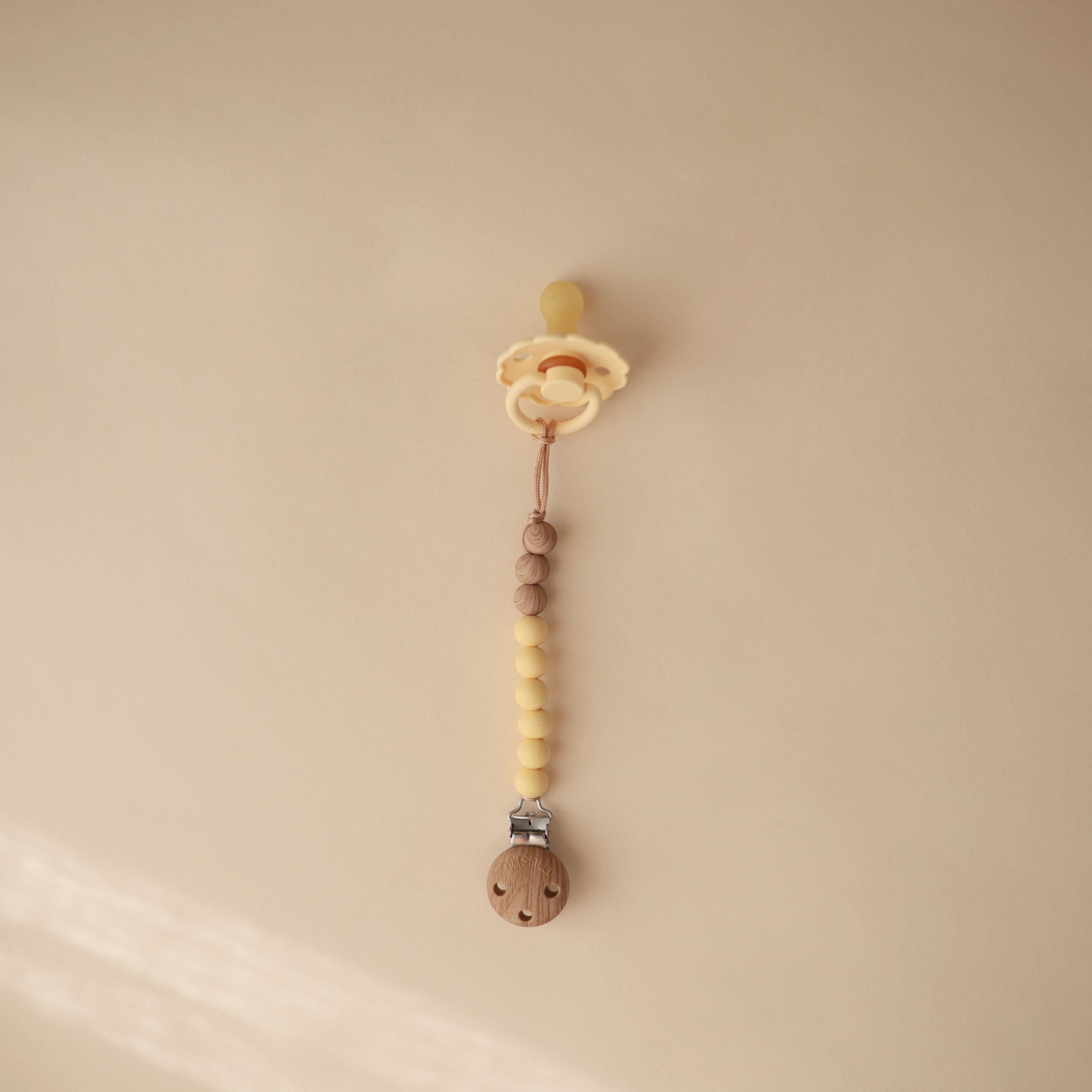 Silicone Pacifier Clip | Eva {Drop Ship}