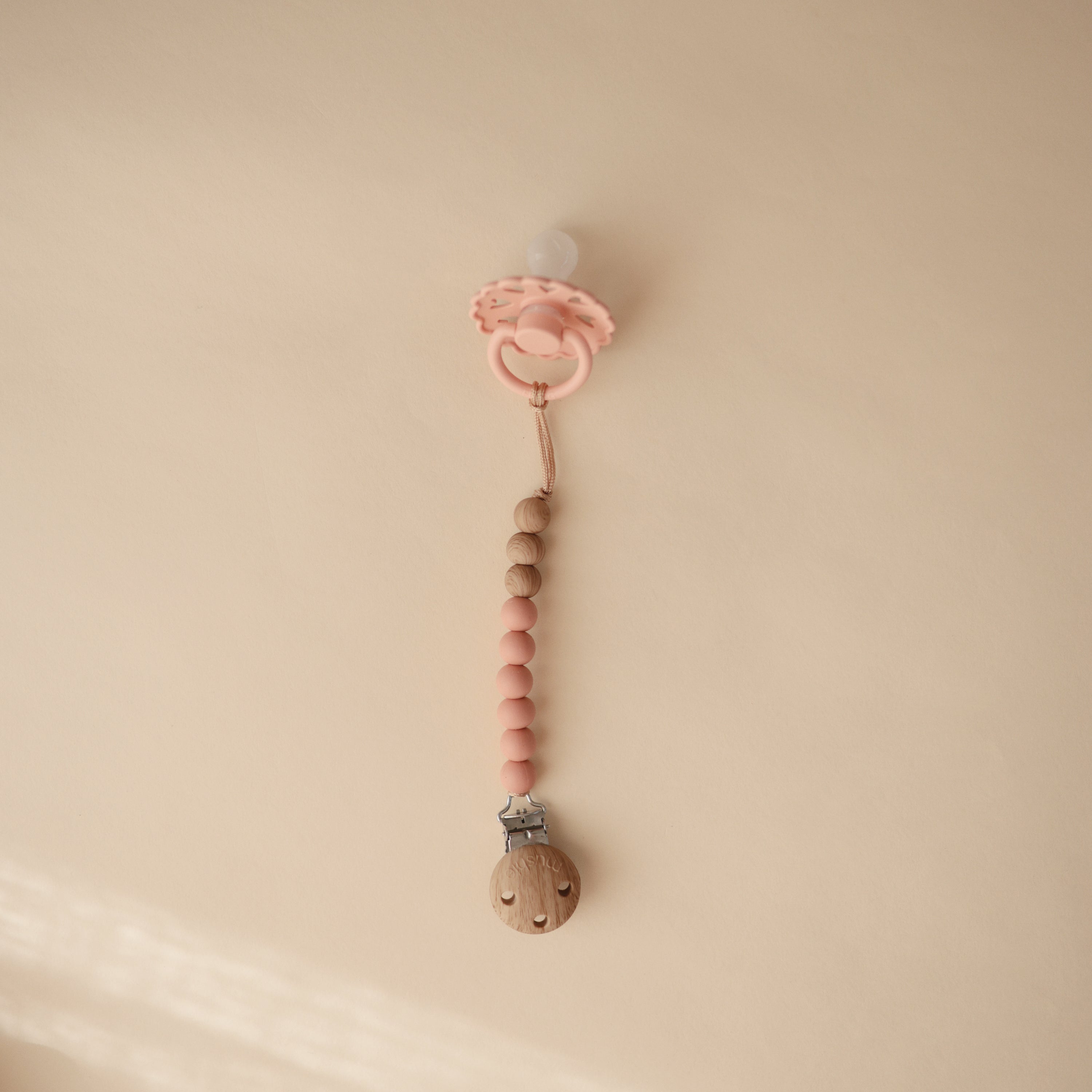 Silicone Pacifier Clip | Eva {Drop Ship}