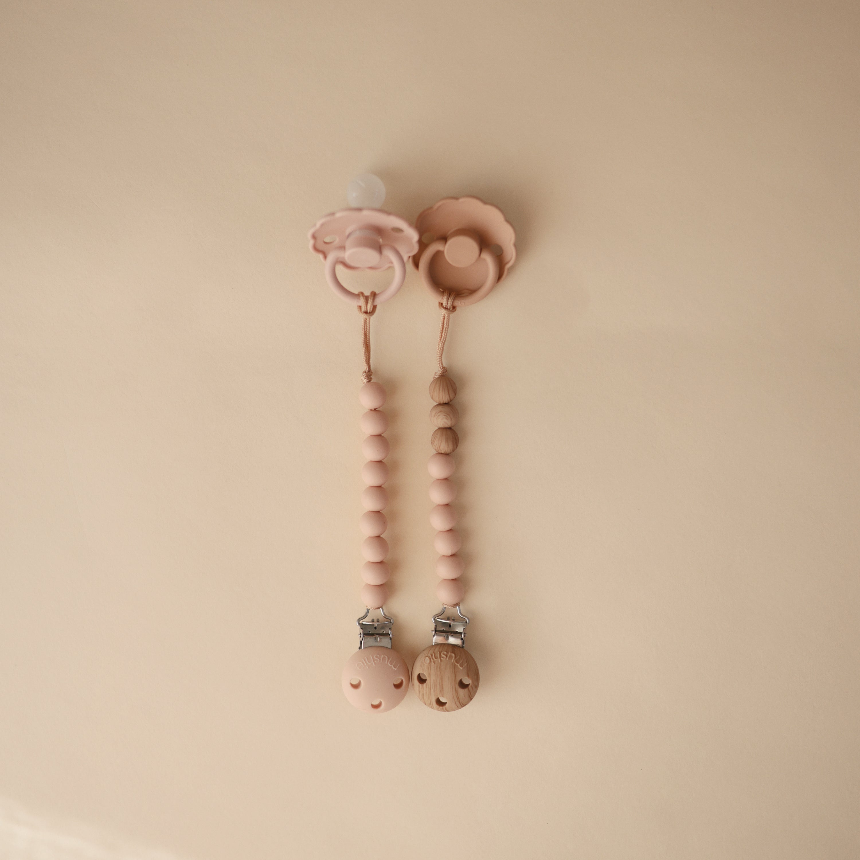 Silicone Pacifier Clip | Hera {Drop Ship}