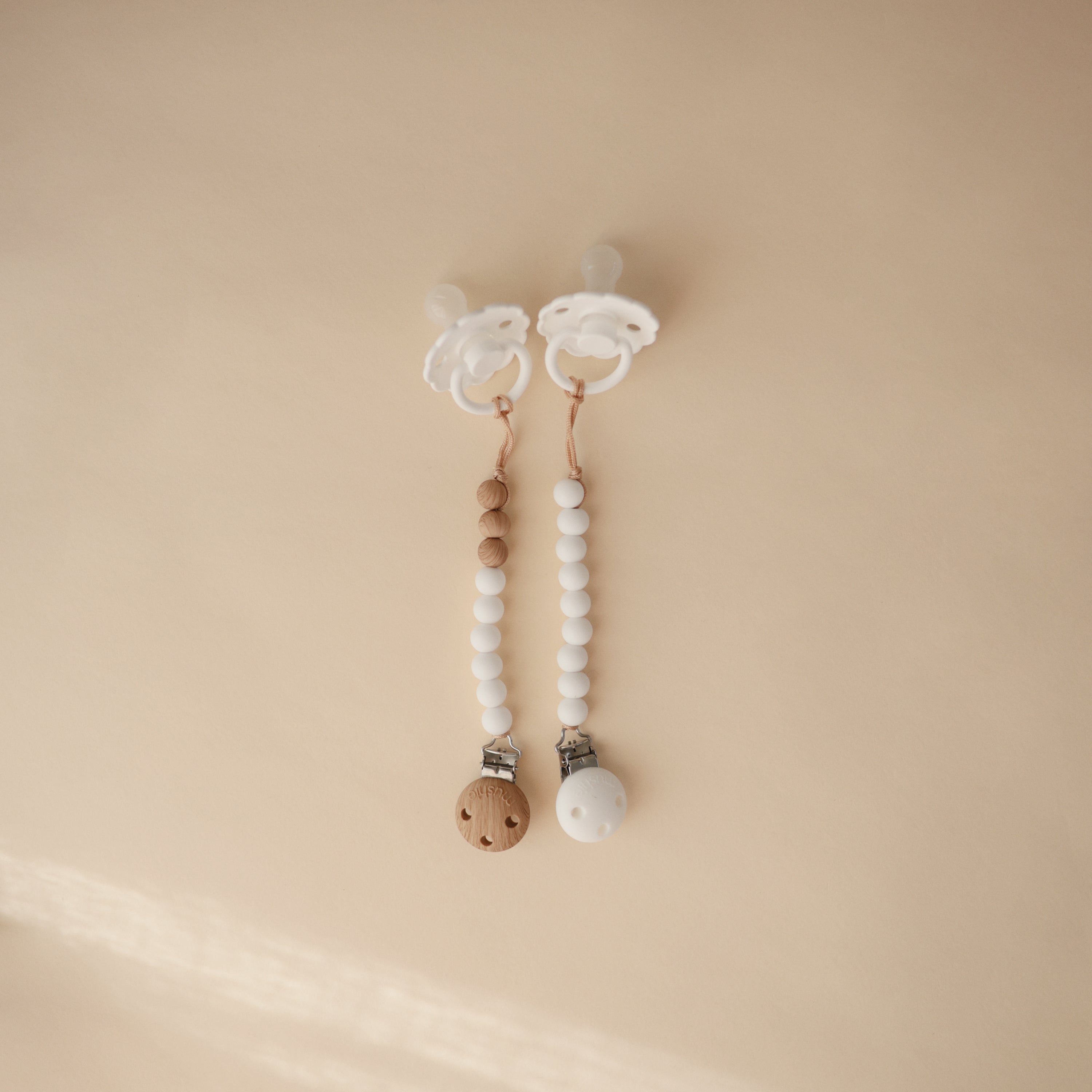 Silicone Pacifier Clip | Eva {Drop Ship}
