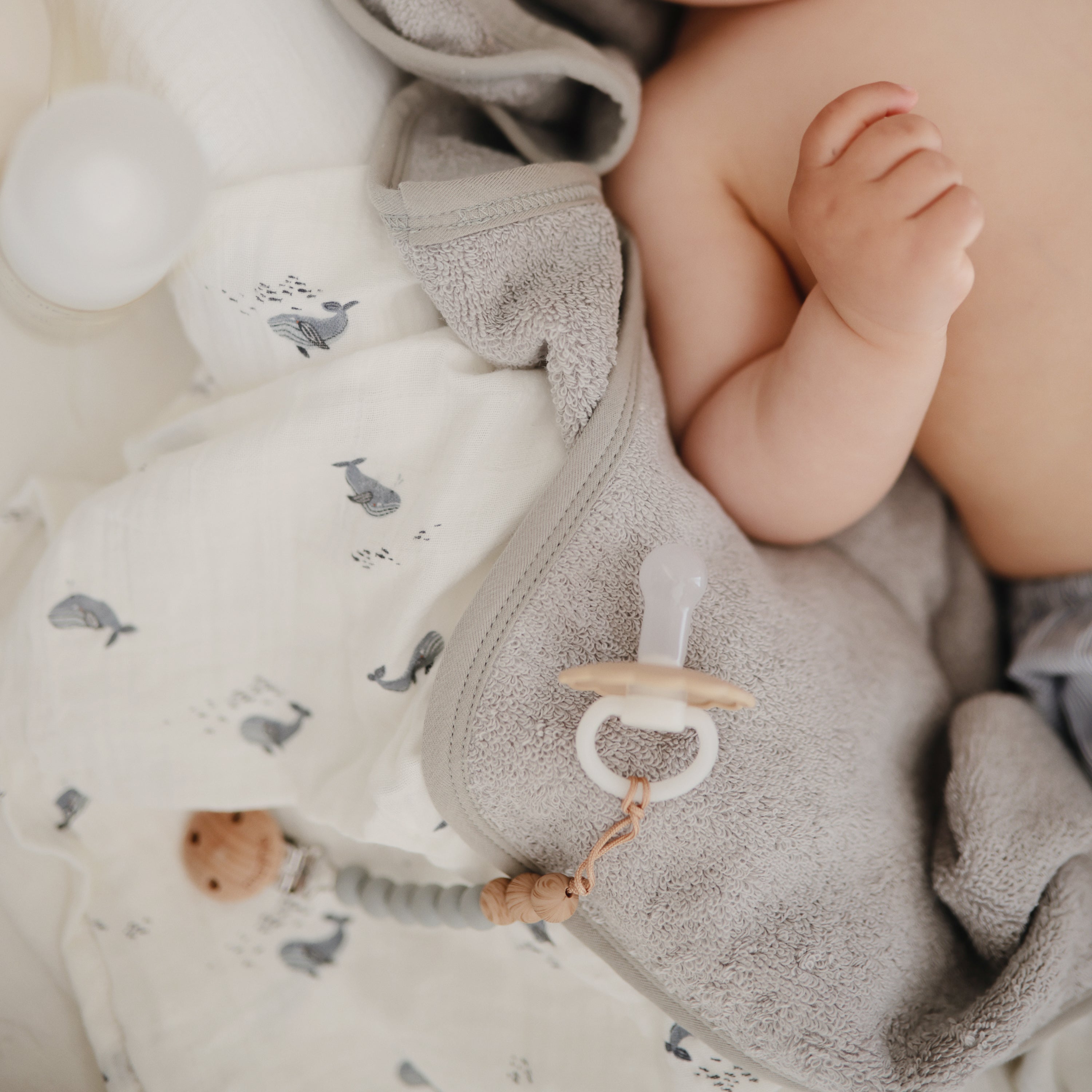 Silicone Pacifier Clip | Eva {Drop Ship}