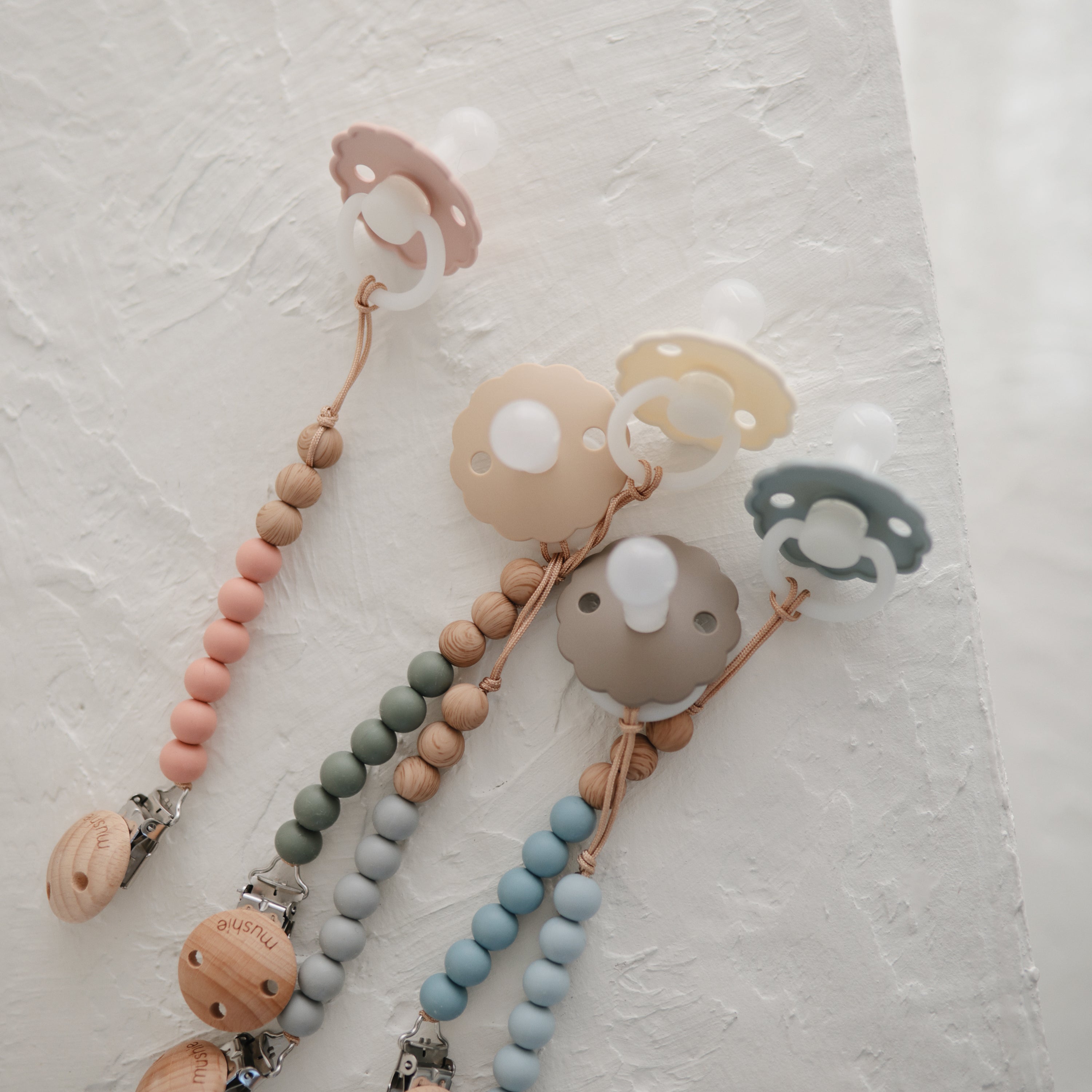 Silicone Pacifier Clip | Eva {Drop Ship}