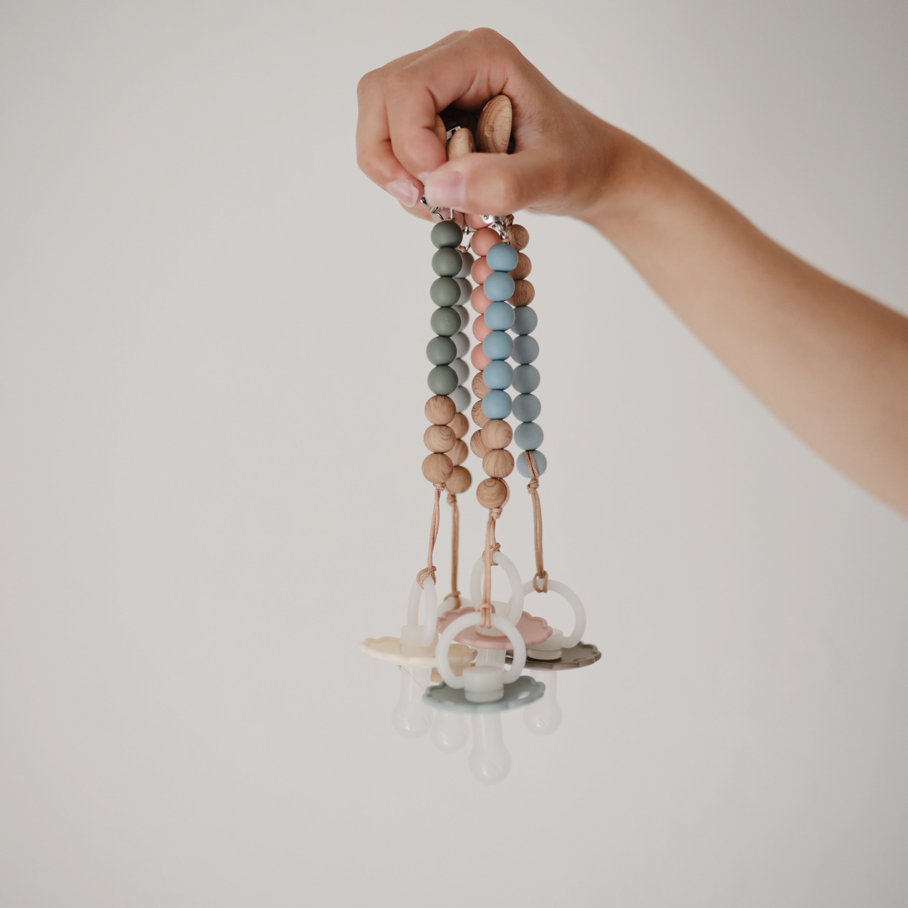 Silicone Pacifier Clip | Eva {Drop Ship}