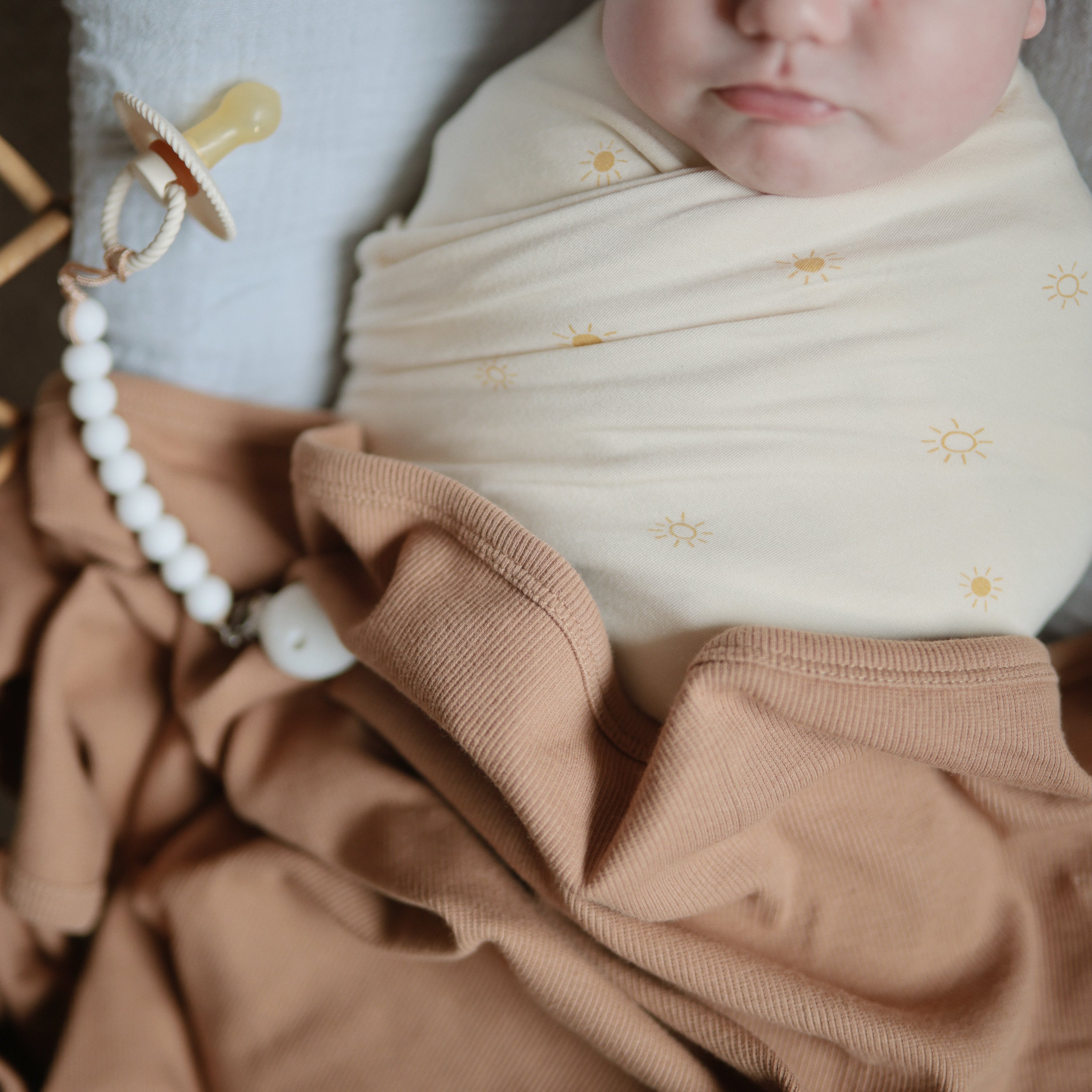 Silicone Pacifier Clip | Hera {Drop Ship}