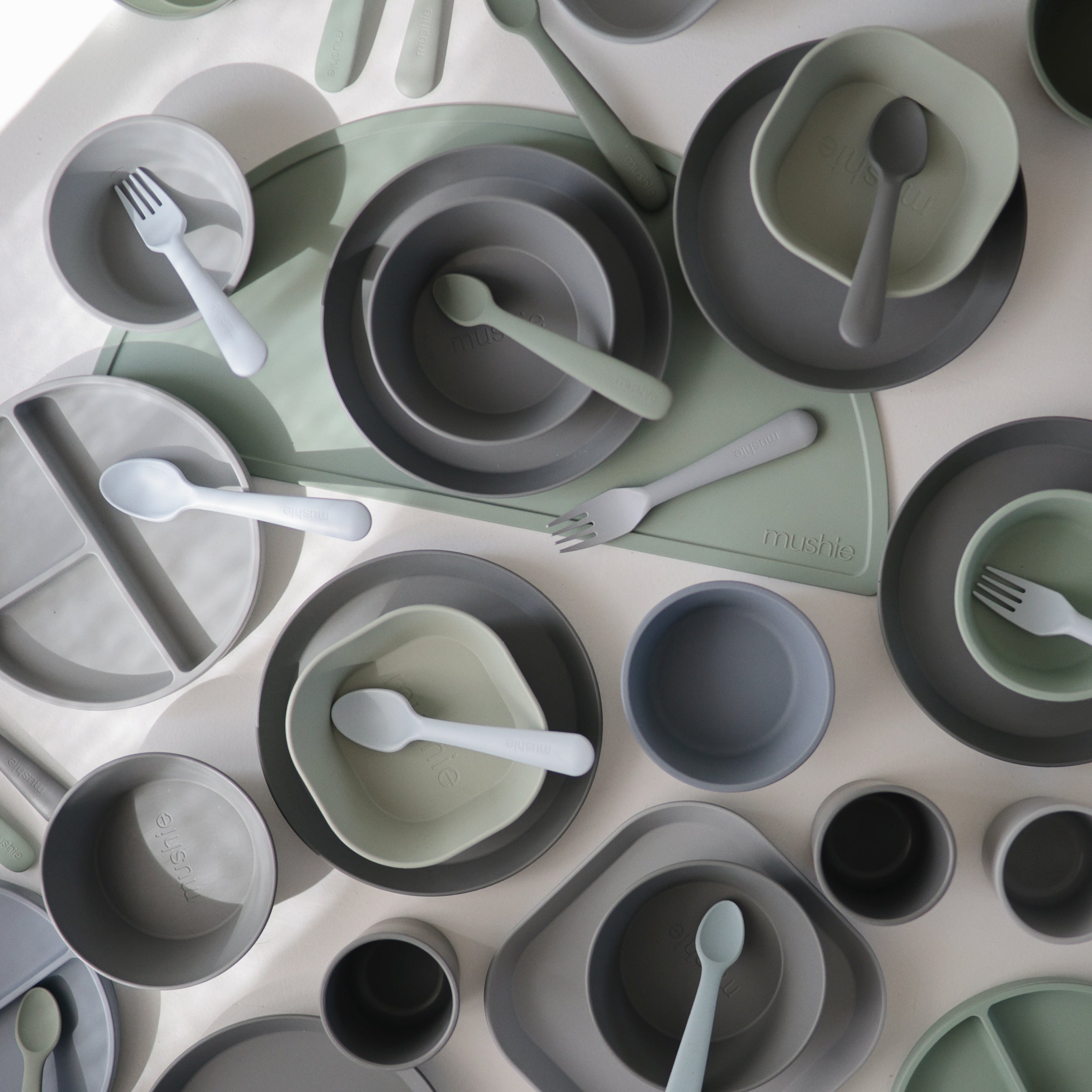Round Dinnerware Plates {Drop Ship}