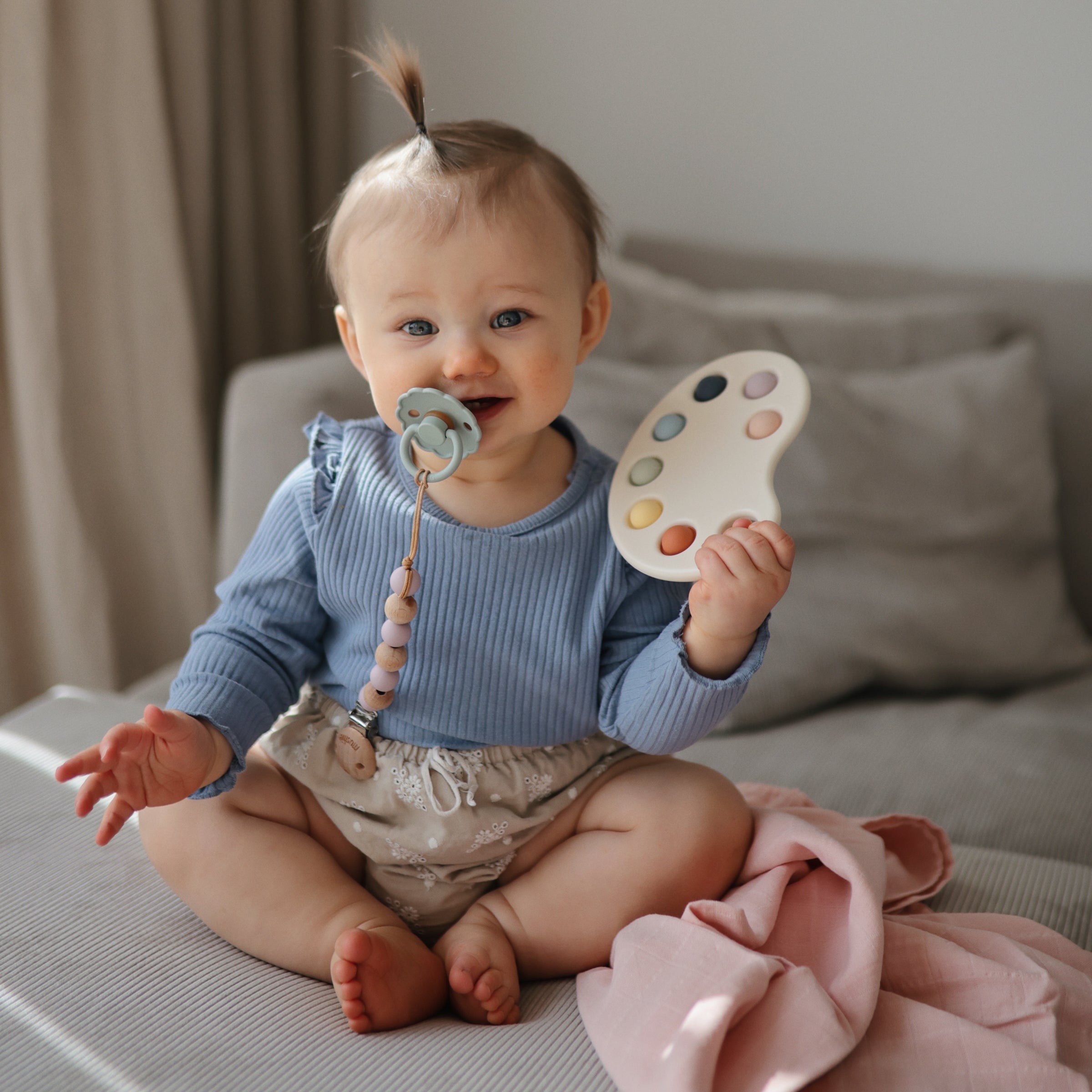 FRIGG Daisy Natural Rubber Pacifier 2-Pack {Drop Ship}