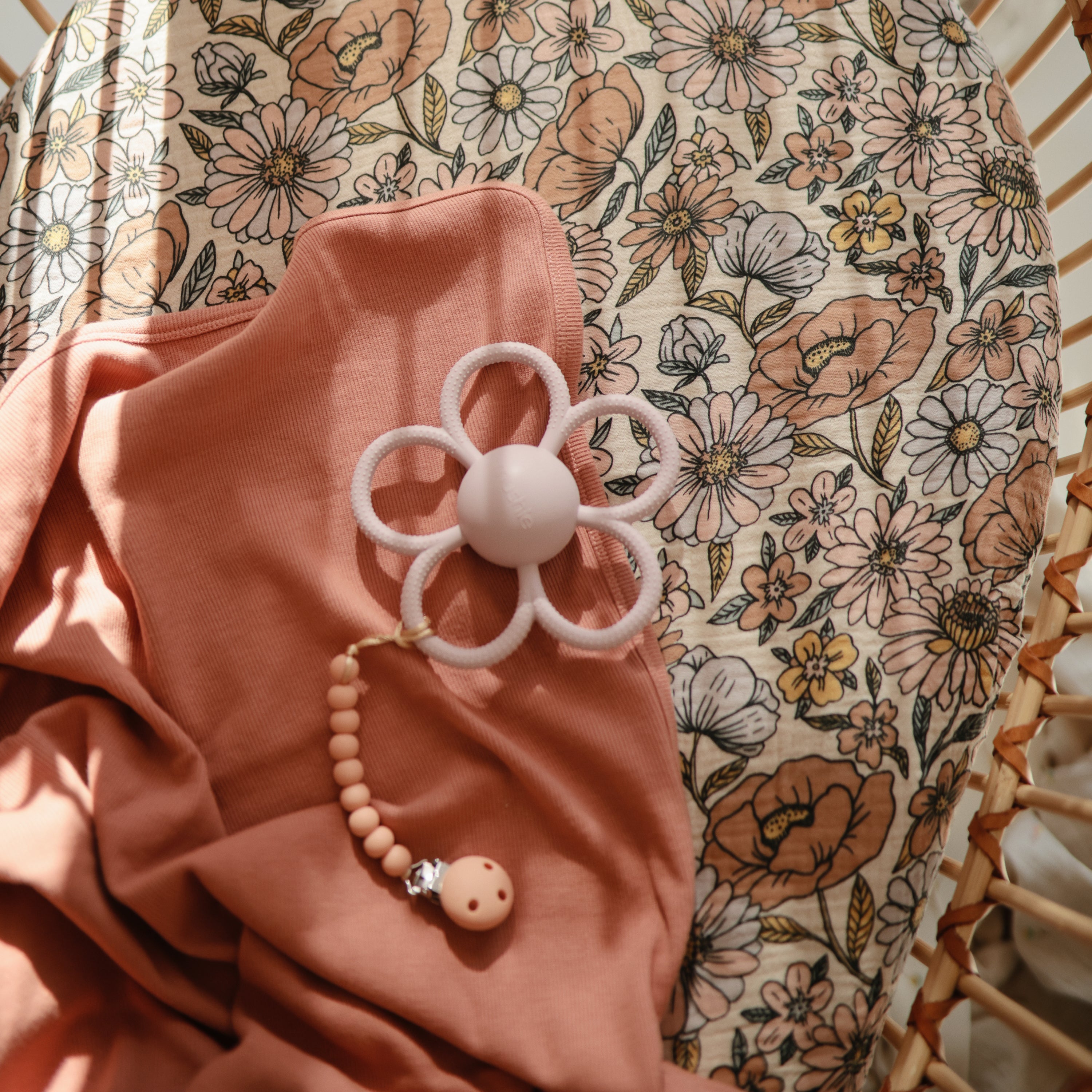 Silicone Pacifier Clip | Hera {Drop Ship}