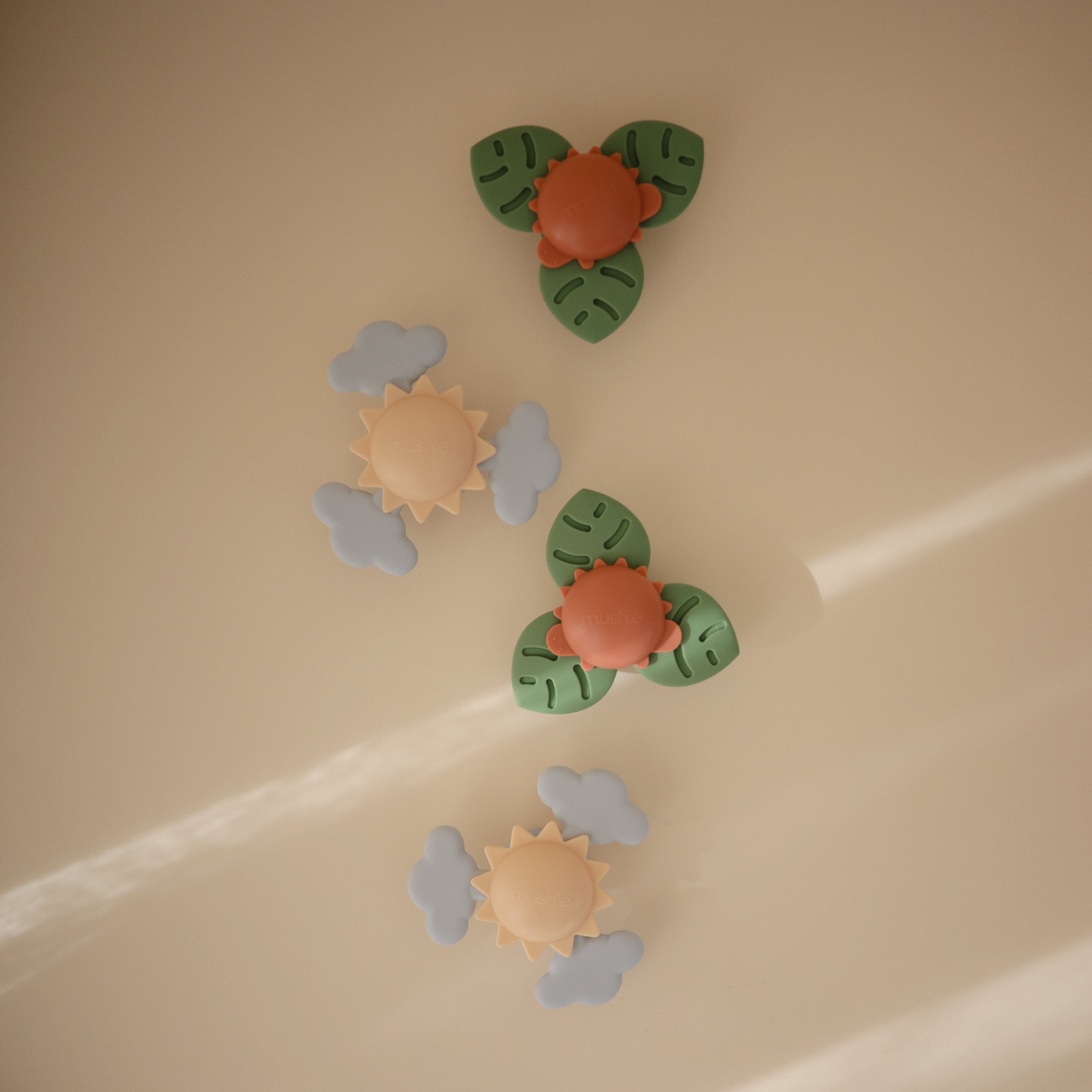 Dino Suction Spinner Toy {Drop Ship}