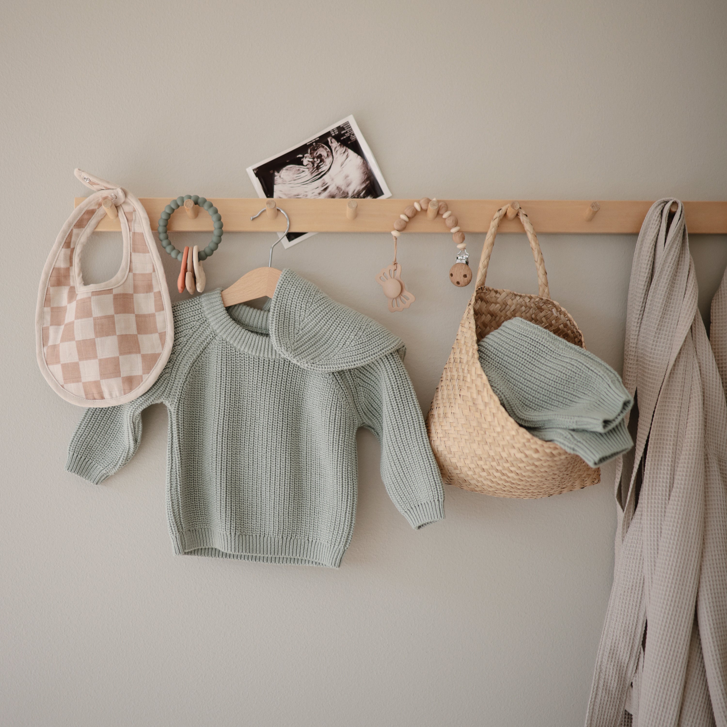 Silicone Pacifier Clip | Luna {Drop Ship}