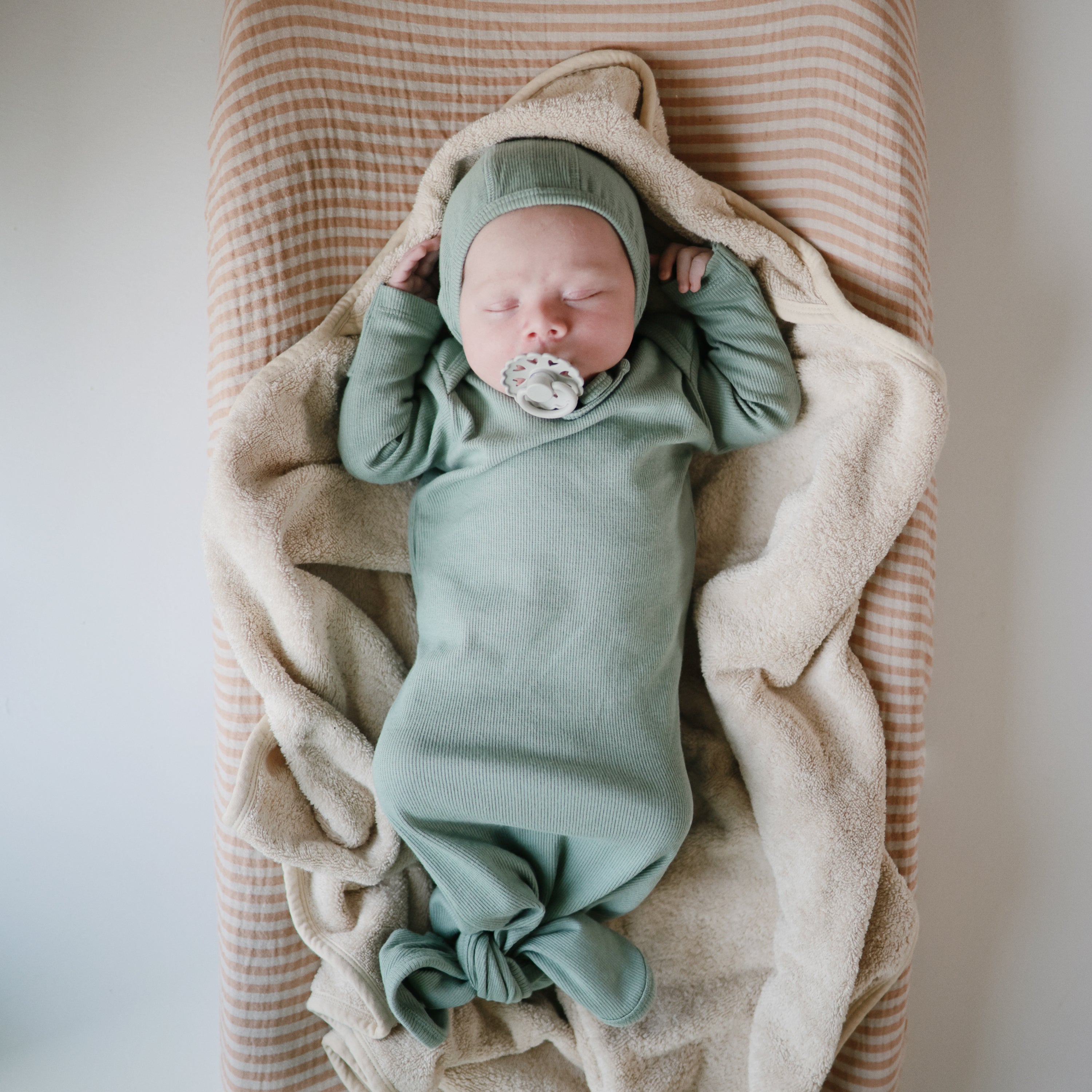 Ribbed Baby Bonnet {Drop Ship}