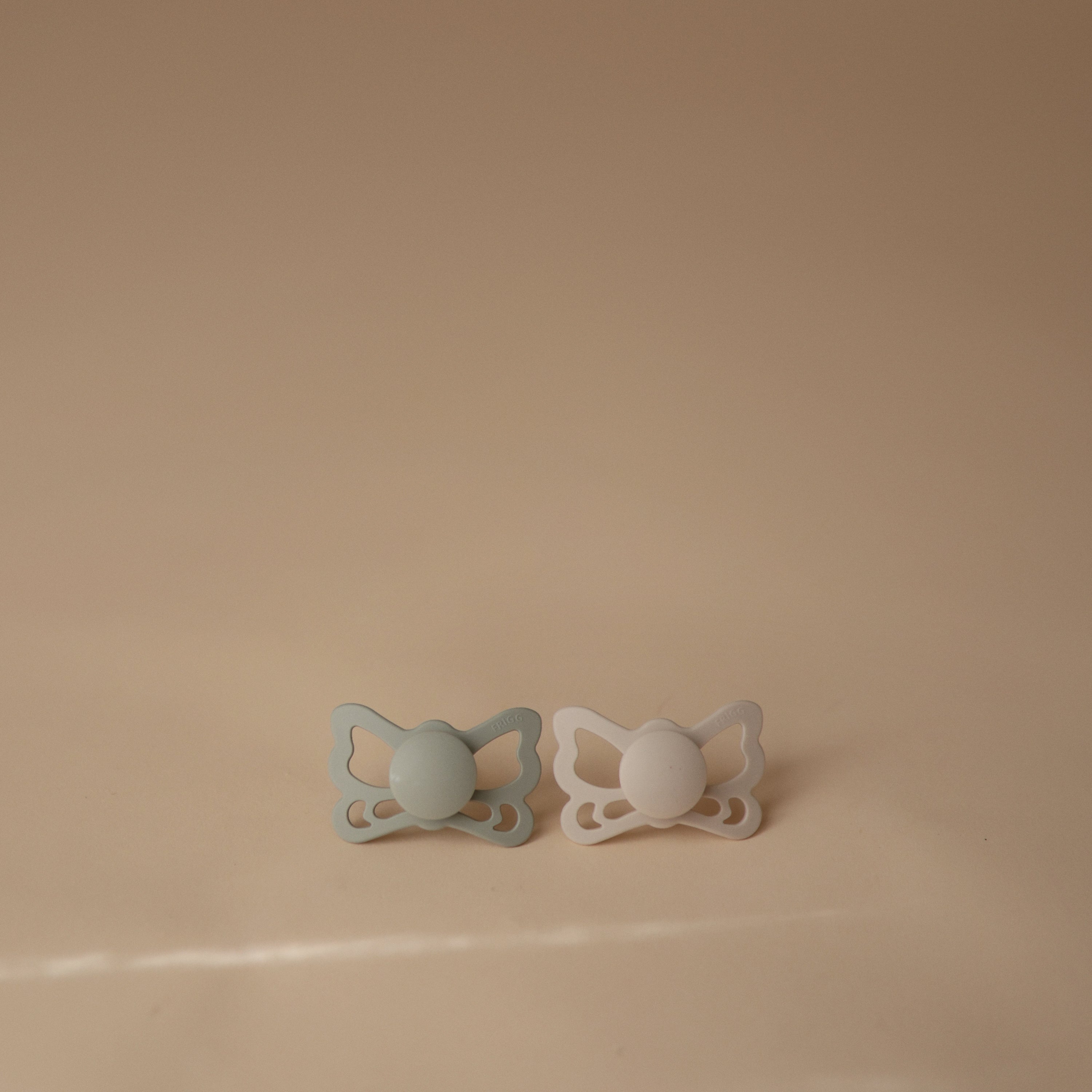FRIGG Butterfly Anatomical Silicone Pacifier 2-Pack (6-18 Months) {Drop Ship}