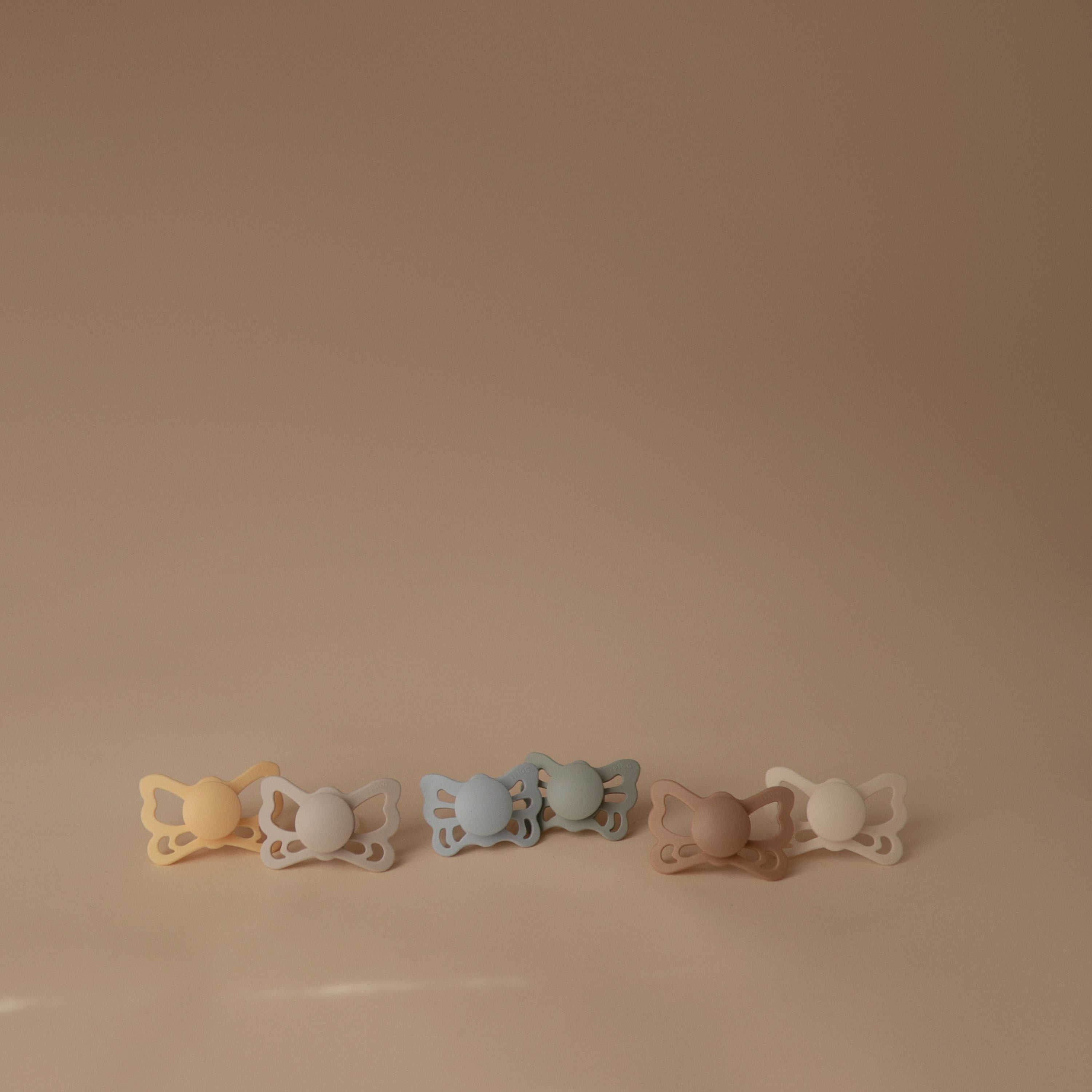 FRIGG Butterfly Anatomical Silicone Pacifier 2-Pack (6-18 Months) {Drop Ship}