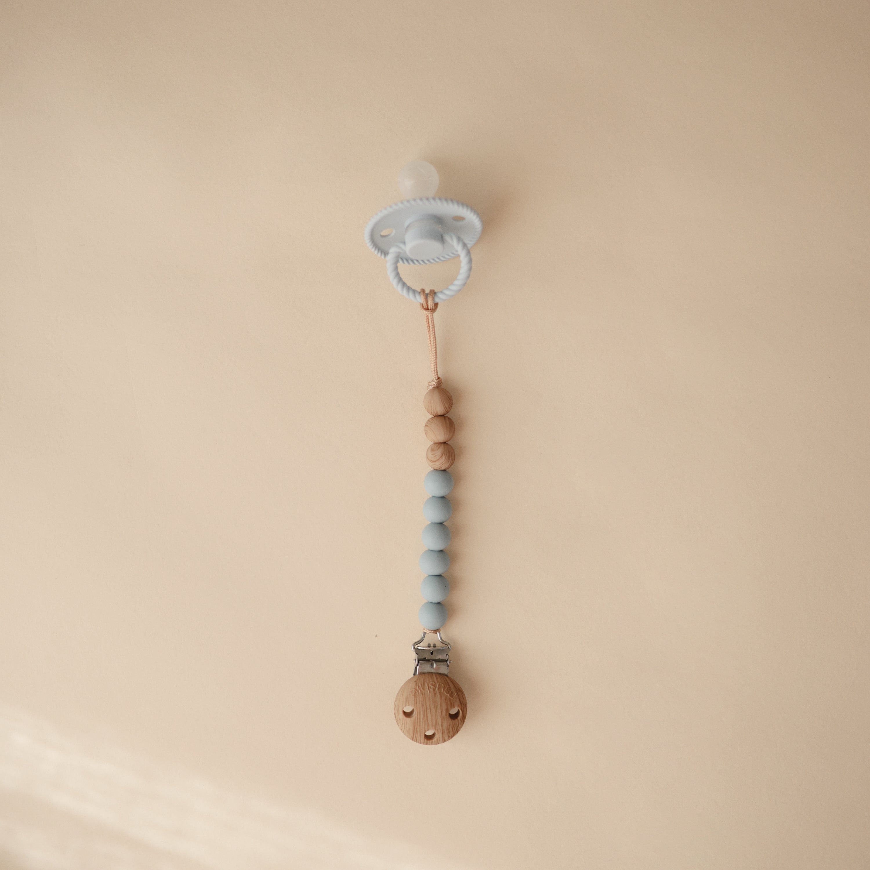 Silicone Pacifier Clip | Eva {Drop Ship}